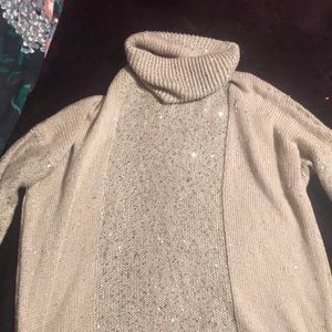 Sequence turtle neck